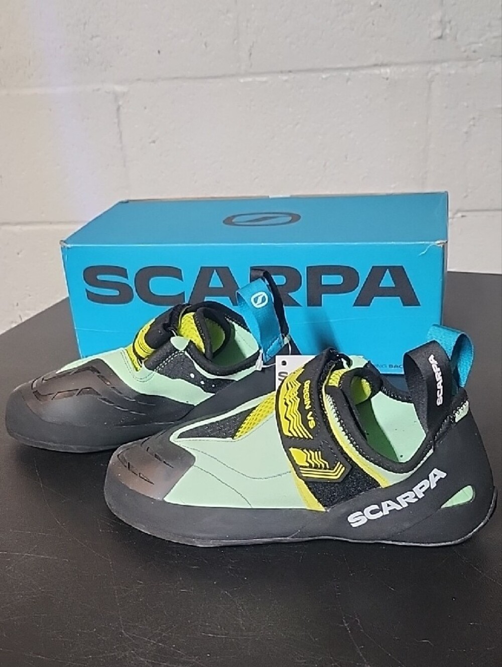 Scarpa Origin Climbing Shoes in Black and Lime Green - Picture 4 of 7